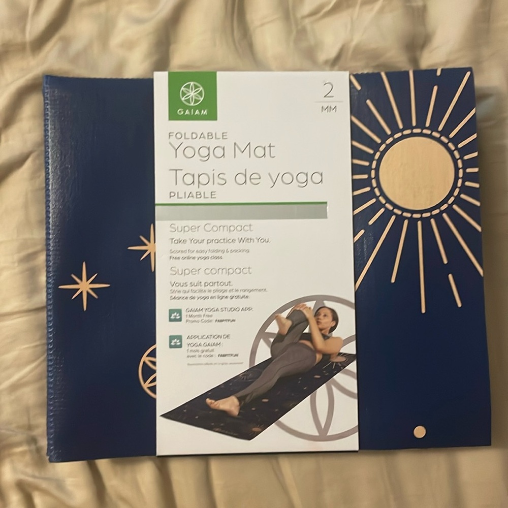 Foldable yoga mat